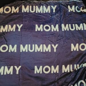 Purple Blanket with 'MOM MUMMY' Text